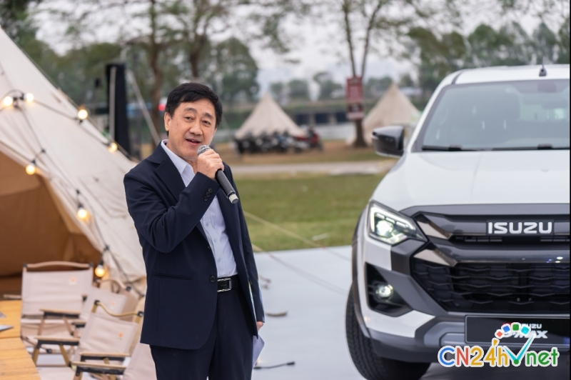 bo doi isuzu d max mu x hut khach o trien lam xe ben vung