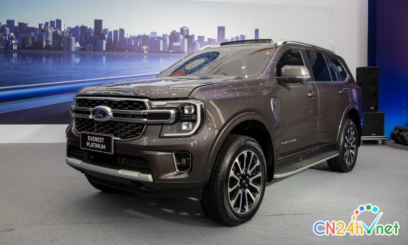 ford everest platinum gia 1545 ty dong tai viet nam