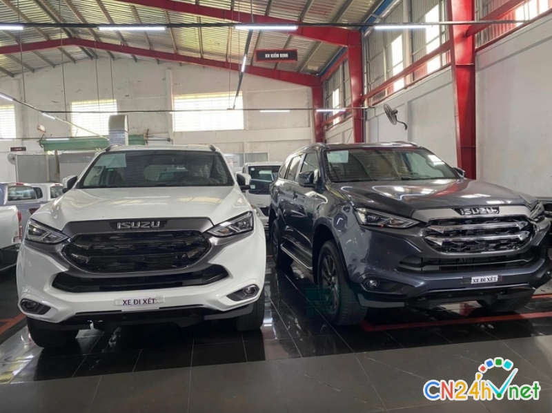 ford everest  ??that the ?? vi doi thu dong huong cua toyota fortuner giam gia manh toi 145 trieu dong