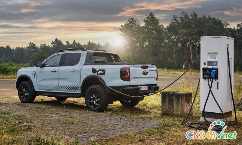 ford ranger phev 2025 ra mat the gioi