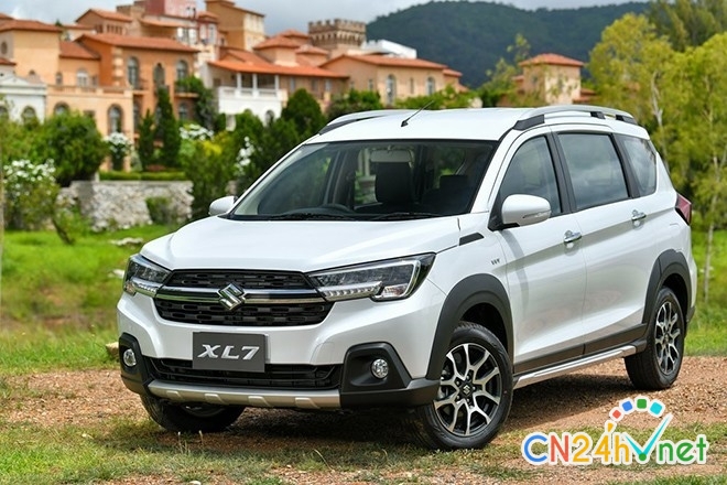 gia xe suzuki xl7 thang 7 2023  hap dan khach viet  ??can quet ?? mitsubishi xpander cross