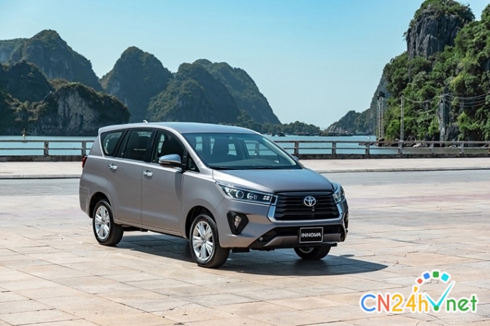 gia xe toyota innova lan banh thang 10 2023  nhieu uu dai de doa  ??ngang duong ?? mitsubishi xpander