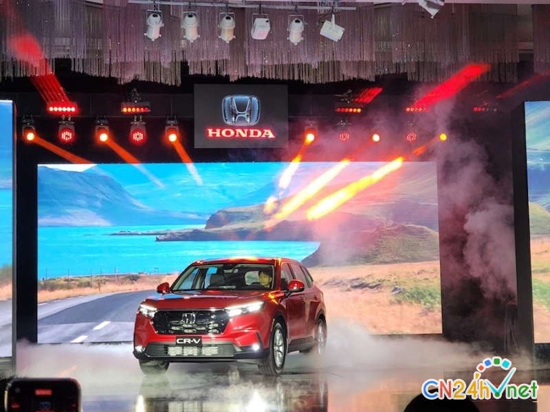 honda cr v the he moi ra mat  noi that rong rai bo sung he truyen dong hybrid gia tu 1109 ty dong