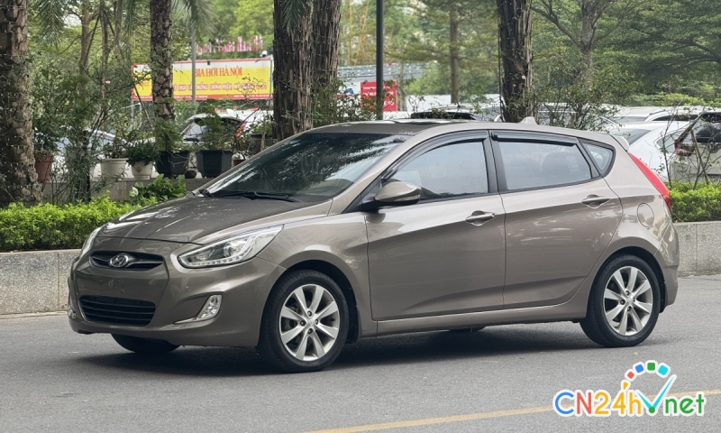 hyundai accent hatchback 2014   xe cu nhap khau gia duoi 300 trieu dong