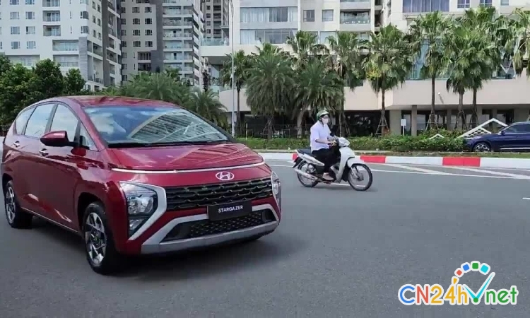 hyundai stargazer   doi thu cua xpander ra mat khach viet vai ngay toi