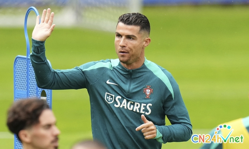 kenh youtube cua ronaldo lap ky luc guinness