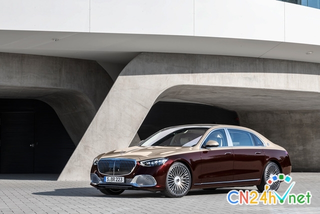 mercedes maybach s class the he moi re nhat cung ngang mot can nha ngang bentley flying spur