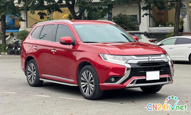 mitsubishi outlander 2022 gia 700 trieu   xe cu thuc dung