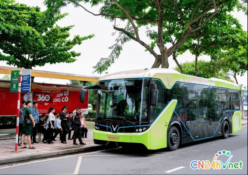 nha trang co tuyen bus dien dau tien