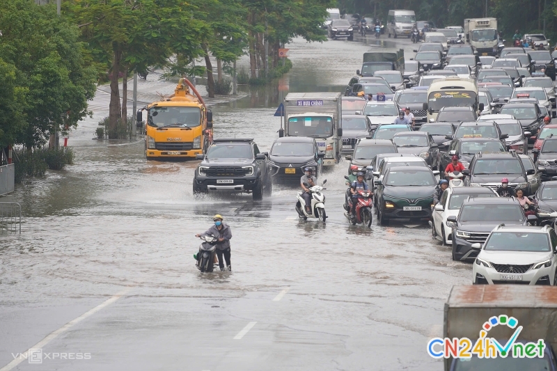 nhung sai lam khi lai xe duong ngap lut