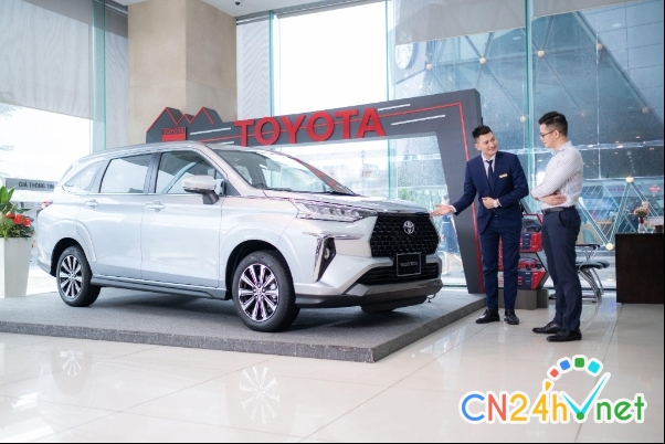 toyota  ??tung chieu ?? lon  gia tang qua tang cho khach toi lam dich vu