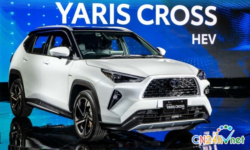 toyota yaris cross ra mat   doi thu moi cua hyundai creta