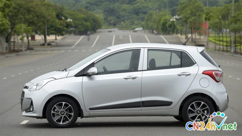 xe cu nen mua hyundai i10 hay vinfast fadil