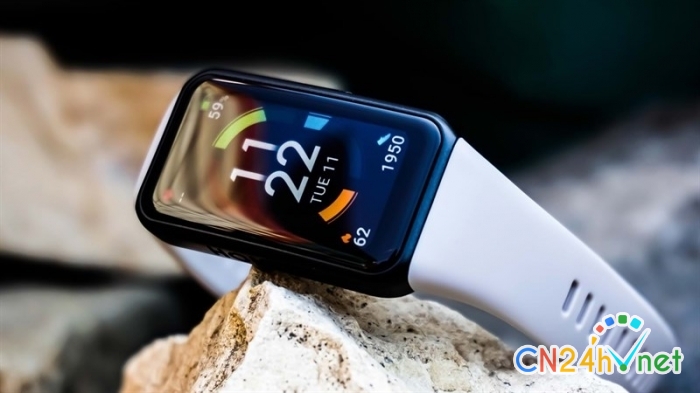 xiaomi ruc ra ra mat mi band 7  vong deo thong minh   8217 ban chay  8217  nhat moi thoi dai